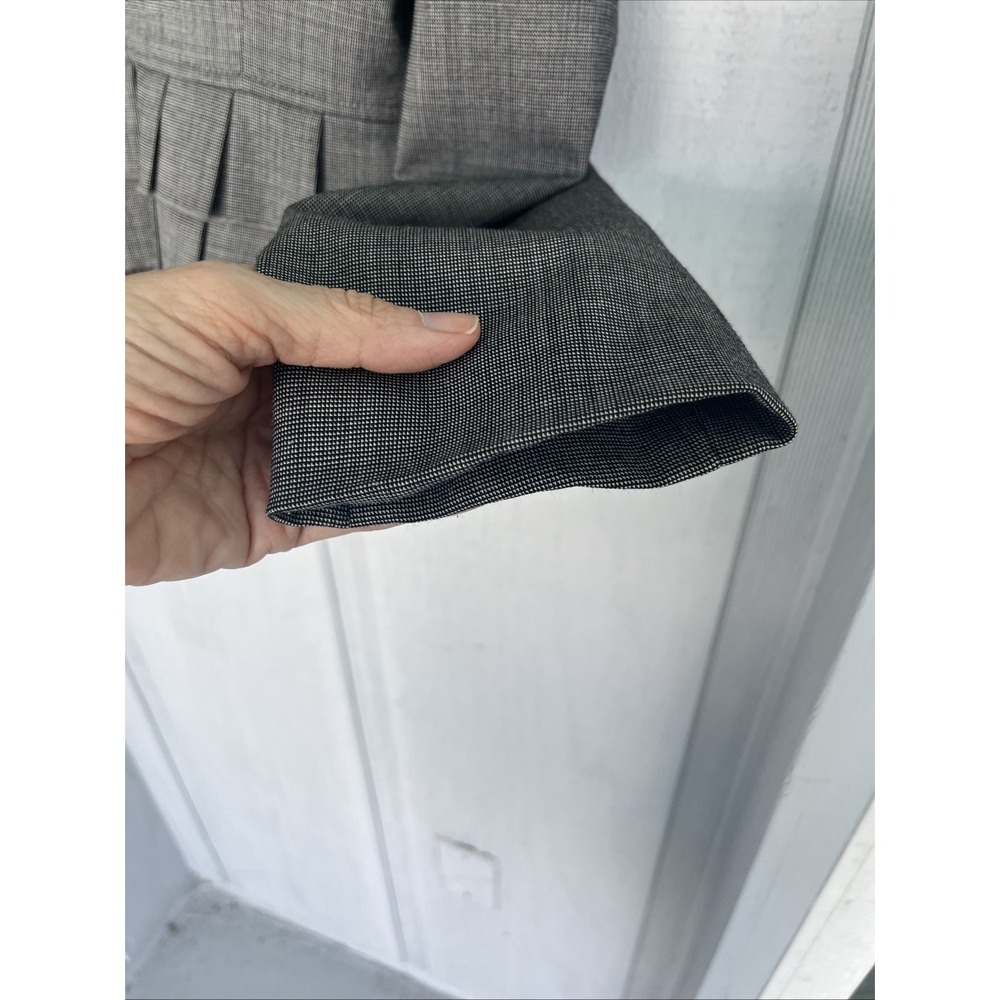 Tahari Arthur S. Levine Women's Petite Blazer Jacket Grey Size 4 Petite EUC - Picture 7 of 8